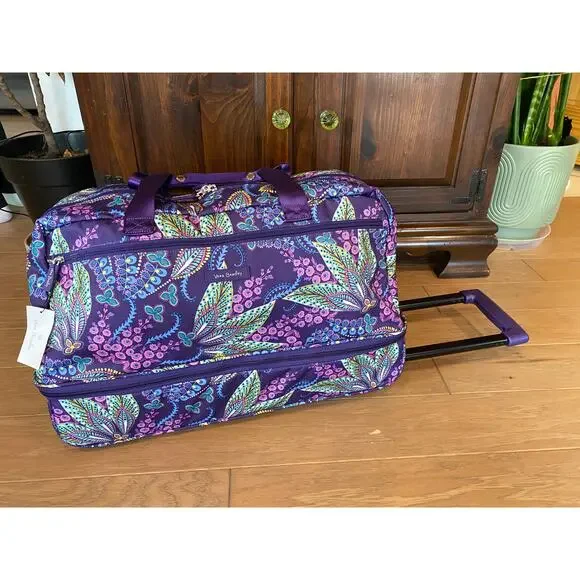 Vera Bradley Wheeled Carry On in Batik Leaves NWT - Picture 3 of 7